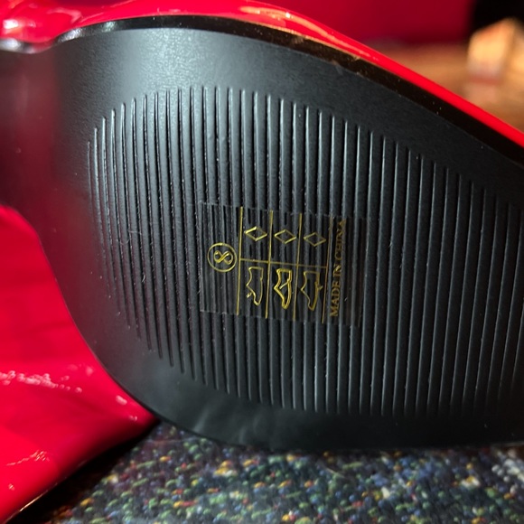 Women’s Red Thigh High Faux Patent Boots Size 8 M - Picture 11 of 12